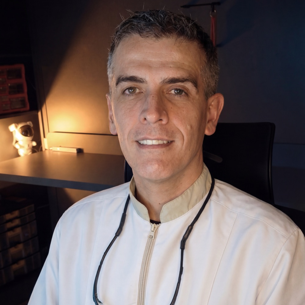 Dr. Julián Lopera R. | Odontólogo